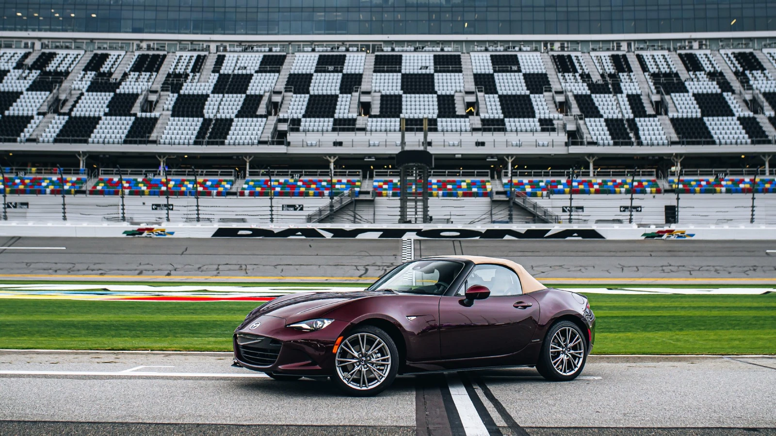 El Miata de aniversario! Mazda presenta el MX-5 2025 Edición 35th Anniversary